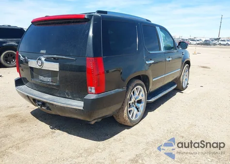 2008 Cadillac Escalade Standard z USA, uszkodzony, nr VIN 1GYEC63858R217384